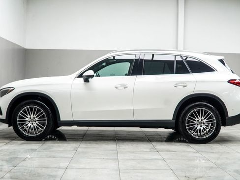 Used 2025 Mercedes-Benz GLC 300 4MATIC image 10
