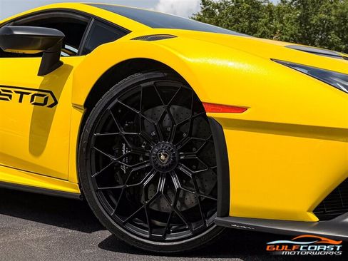 Used 2022 Lamborghini Huracan STO RWD image 63