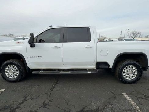 Used 2024 Chevrolet Silverado 2500 LT image 5