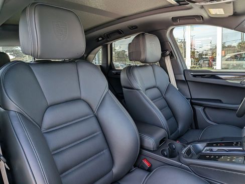 New 2026 Porsche Macan S image 25