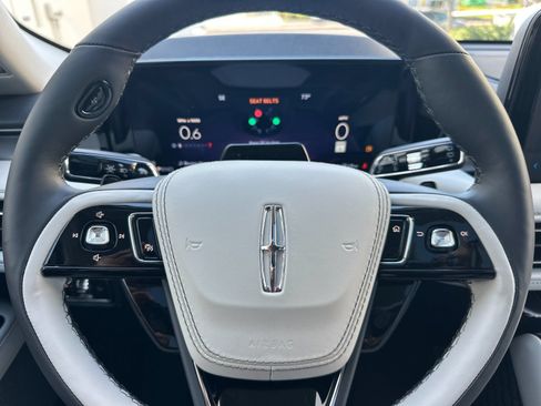 New 2026 Lincoln Aviator AWD image 24