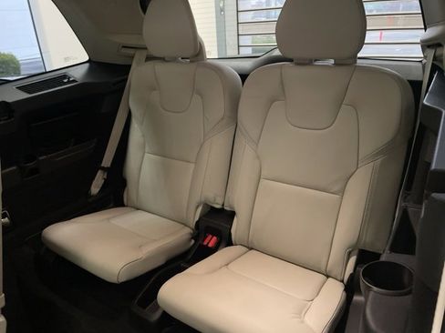 Certified 2024 Volvo XC90 B6 Ultimate w/ Protection Package image 9