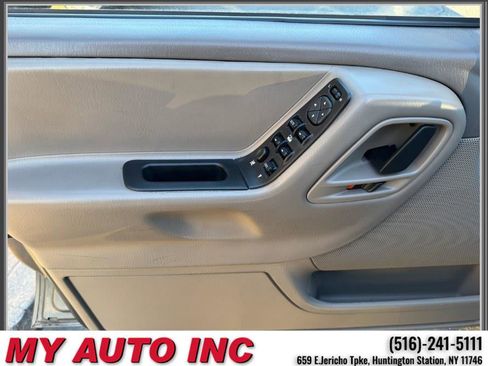 Used 2004 Jeep Grand Cherokee Laredo w/ Cold Weather Group image 24