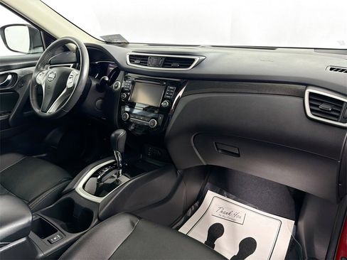 Used 2016 Nissan Rogue SL image 26