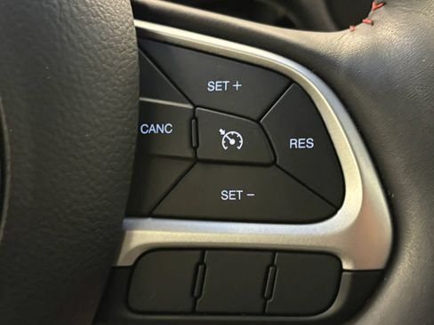 Used 2019 Jeep Compass Trailhawk w/ Cold Weather Group AWD/4WD image 45