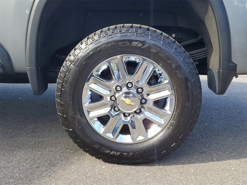 Used 2024 Chevrolet Silverado 3500 High Country w/ Technology Package image 11