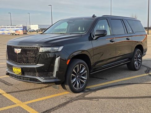 Used 2023 Cadillac Escalade ESV Sport w/ Touring Package image 8