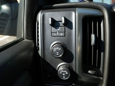 Used 2018 Chevrolet Silverado 1500 LT w/ All Star Edition image 36