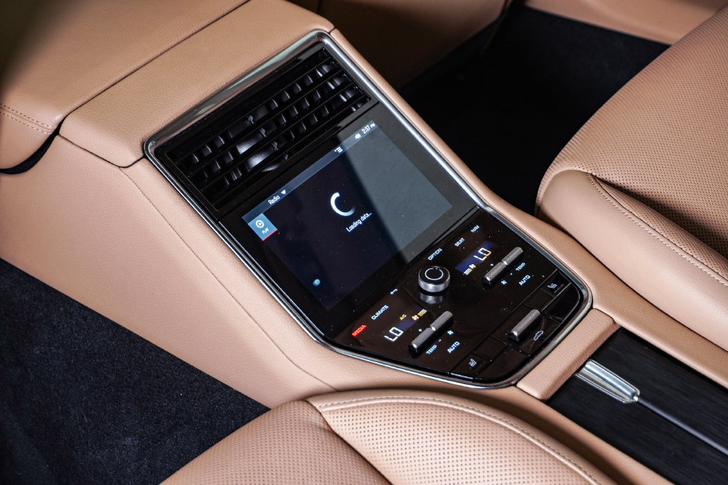 Certified 2023 Porsche Panamera 4 Platinum Edition AWD/4WD image 18