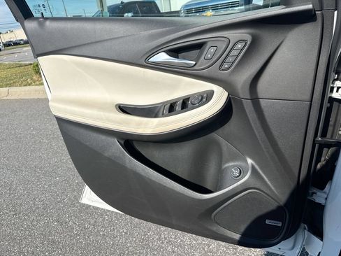 Used 2025 Buick Encore GX Avenir w/ Avenir Technology Package FWD image 18