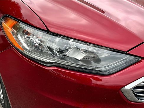 Used 2017 Ford Fusion SE w/ Equipment Group 201A FWD image 32