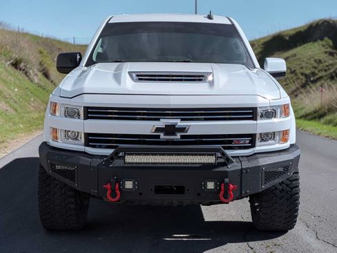 Used 2018 Chevrolet Silverado 3500 LTZ AWD/4WD image 9