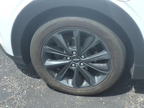 Used 2022 Chevrolet Bolt EUV Premier w/ Launch Edition FWD image 16