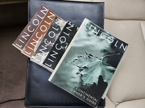 Used 2002 Lincoln Continental image 23