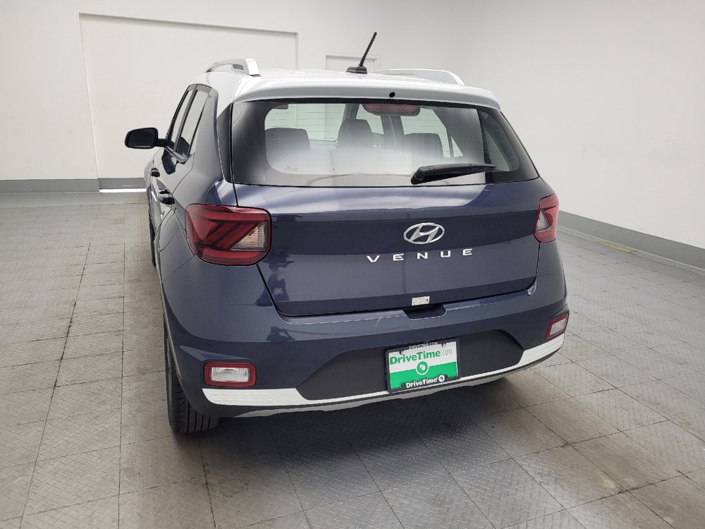 Used 2025 Hyundai Venue Limited FWD image 6