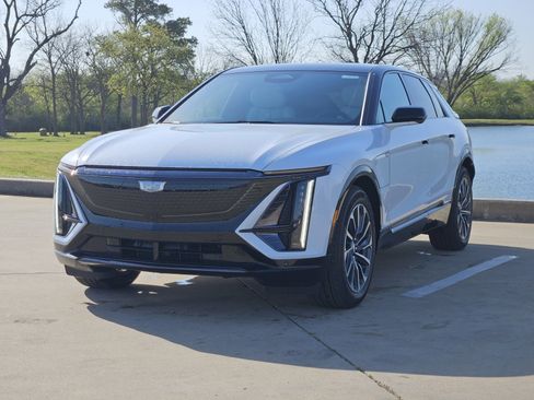 New 2026 Cadillac Lyriq Sport w/ LPO, Floor Liner Package AWD/4WD image 2