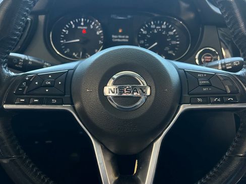 Used 2017 Nissan Rogue Sport SL FWD image 25