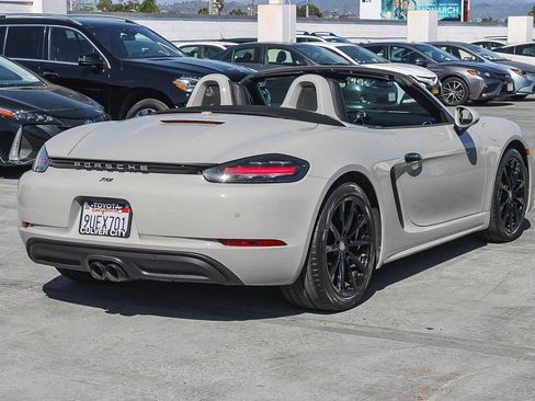 Used 2025 Porsche 718 Boxster RWD image 18