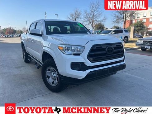 Used 2017 Toyota Tacoma 2WD Double Cab image 1
