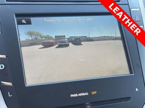 Used 2016 Lincoln MKZ Hybrid image 3