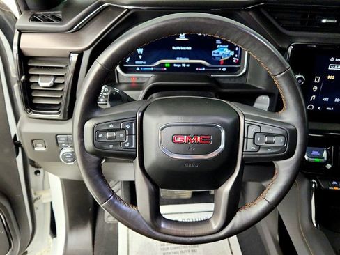 Used 2023 GMC Sierra 1500 AT4 w/ Technology Package AWD/4WD image 13