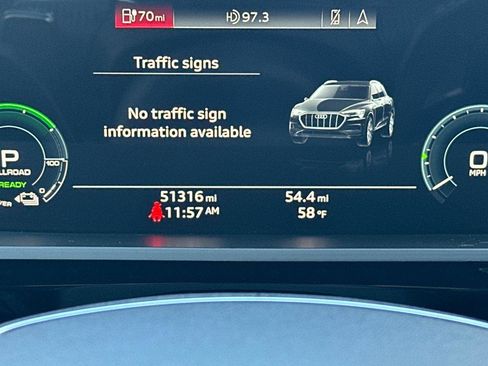 Used 2019 Audi e-tron Prestige w/ Prestige Package image 27