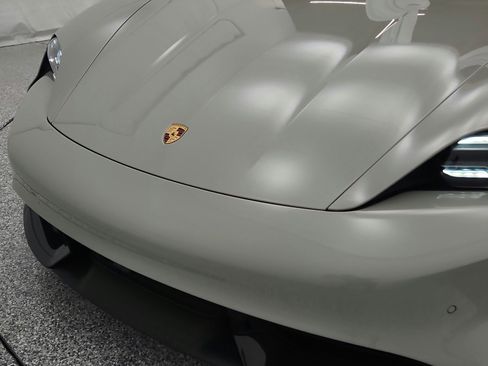 Used 2021 Porsche Taycan image 19