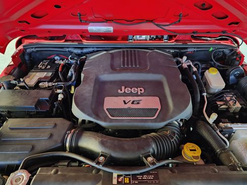 Used 2017 Jeep Wrangler Unlimited Sport w/ Connectivity Group image 34