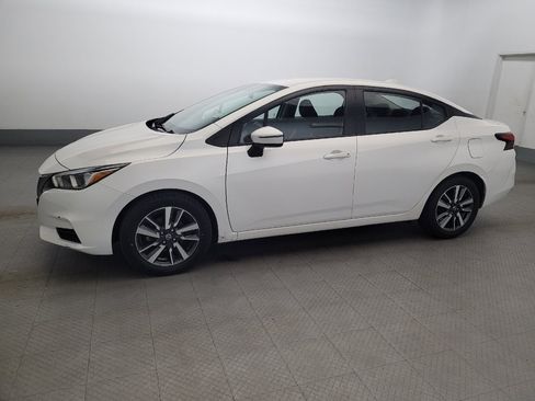 Used 2021 Nissan Versa SV FWD image 2