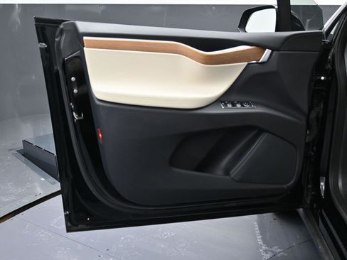 Used 2021 Tesla Model X Long Range image 46