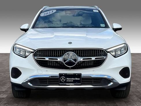 Used 2024 Mercedes-Benz GLC 300 4MATIC image 2