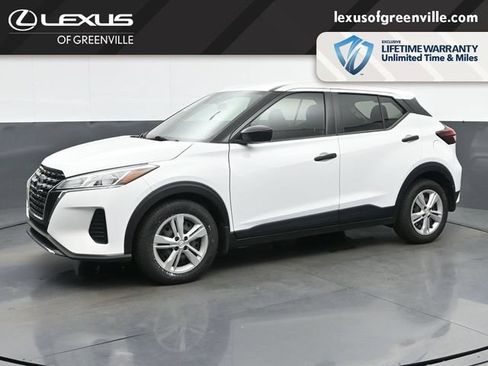 Used 2024 Nissan Kicks S FWD image 4