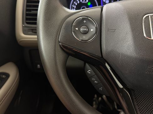 Used 2022 Honda HR-V LX image 16