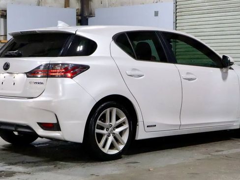 Used 2016 Lexus CT 200h w/ Accessory Package 2 image 5