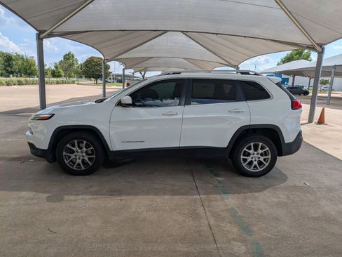Used 2015 Jeep Cherokee Latitude FWD image 8