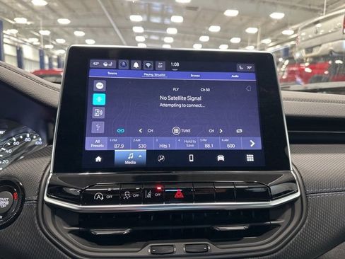 New 2025 Jeep Compass Latitude w/ Sun & Sound Group image 21