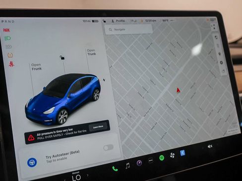 Used 2021 Tesla Model Y Long Range image 24