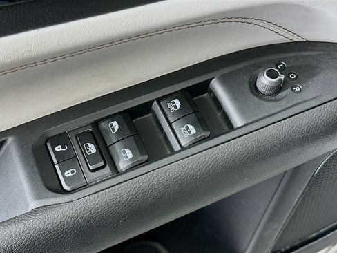 Used 2025 Jeep Compass Limited AWD/4WD image 15