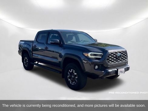Used 2023 Toyota Tacoma TRD Off-Road w/ Technology Package AWD/4WD image 3
