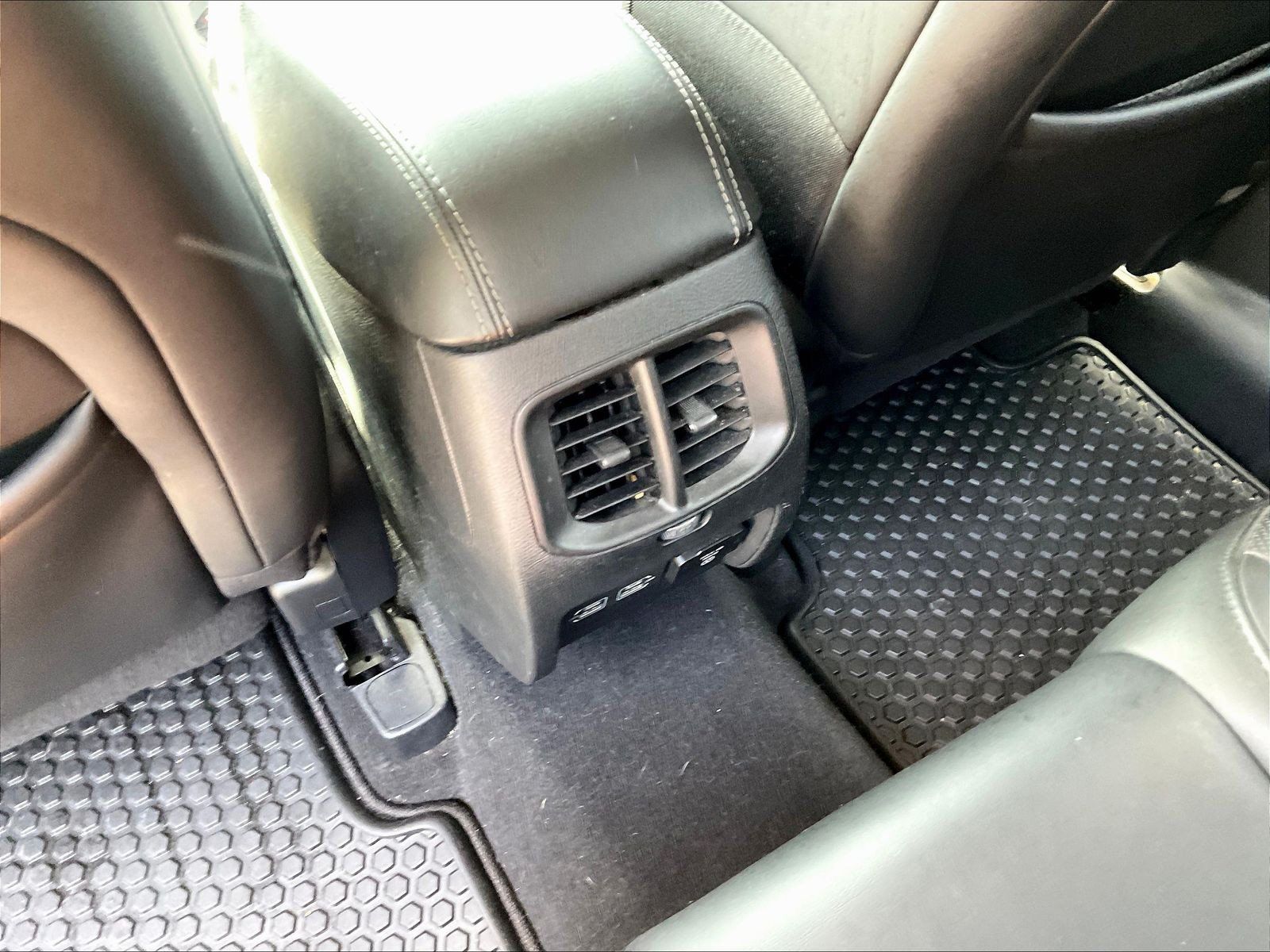 Used 2021 Jeep Cherokee Latitude Lux w/ Comfort/Convenience Group AWD/4WD image 11