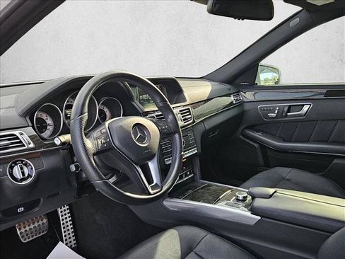 Used 2016 Mercedes-Benz E 400 4MATIC Sedan image 13