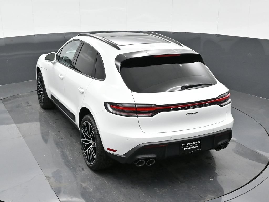 Certified 2026 Porsche Macan AWD/4WD image 28