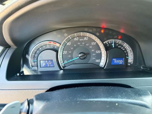 Used 2013 Toyota Camry SE FWD image 12