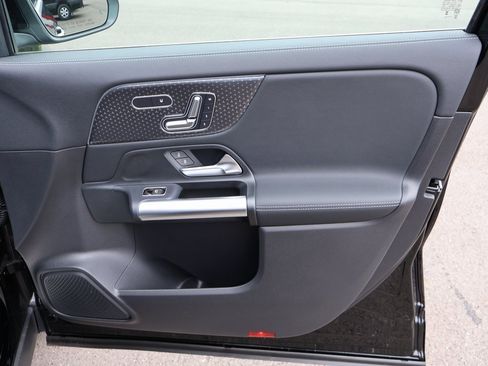 Used 2025 Mercedes-Benz GLA 250 4MATIC image 13