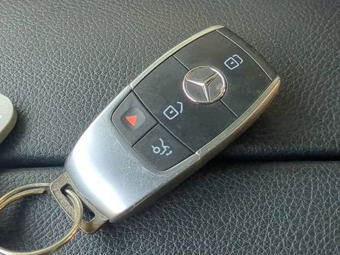 Used 2022 Mercedes-Benz GLC 300 image 28