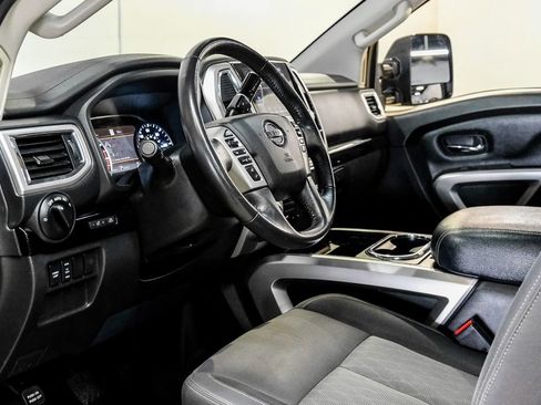Used 2021 Nissan Titan SV w/ SV Convenience Package AWD/4WD image 3
