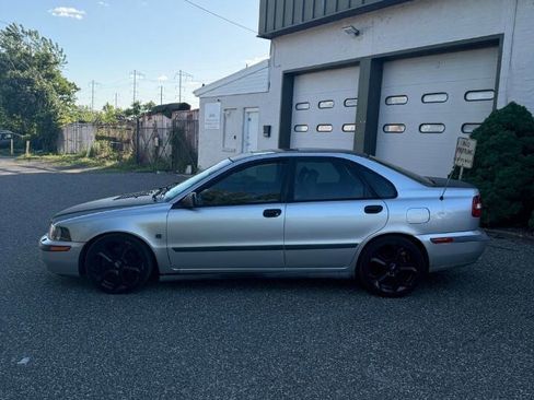 Used 2001 Volvo S40 FWD image 3