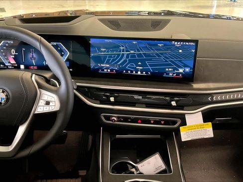 New 2026 BMW X7 xDrive40i w/ Premium Package image 6