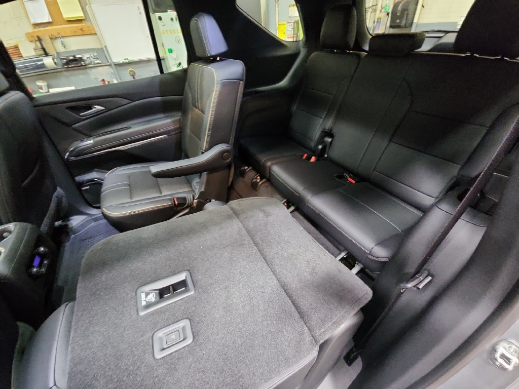 Certified 2025 Chevrolet Traverse High Country w/ LPO, Floor Liner Package AWD/4WD image 38
