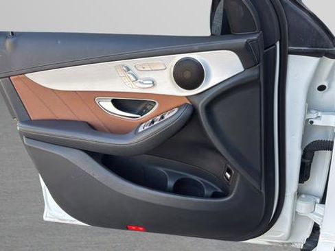 Used 2023 Mercedes-Benz GLC 300 4MATIC Coupe image 11